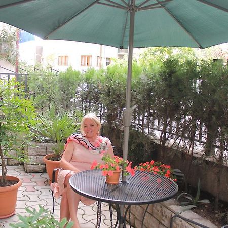 Apartment Vake Тбилиси Экстерьер фото
